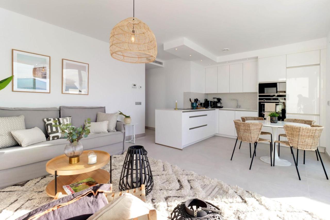Bayview Hills, Luxury 2 Bedroom Apartment Малага Екстериор снимка